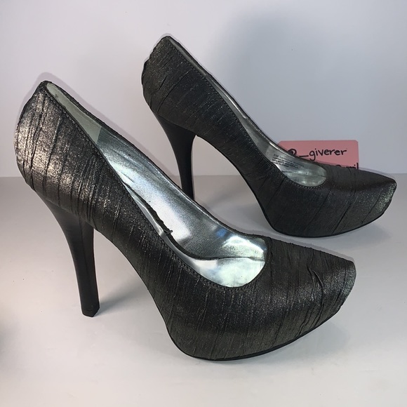 Privilege 8M Pewter Heels Carlos Santana - Picture 3 of 16
